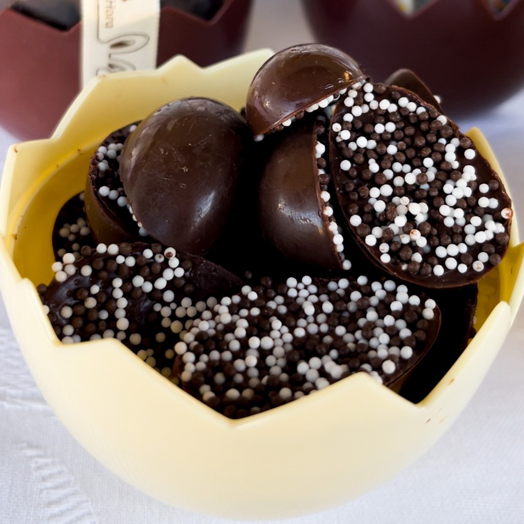 OVO SURPRISE CHOCOLATE PRETO E CARAMELO