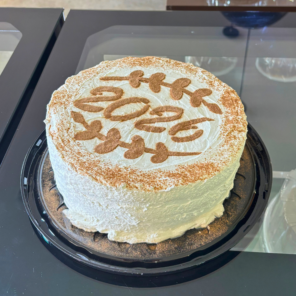 BOLO ANO NOVO 2026 - Doce Friday